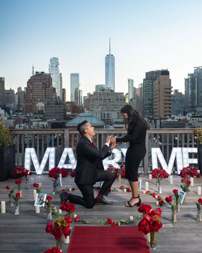 surprise marriage proposal on a rooftop in manhattan nyc