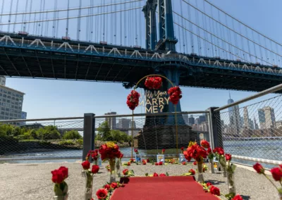 marriage proposal in Dumbo, Brooklyn bridge